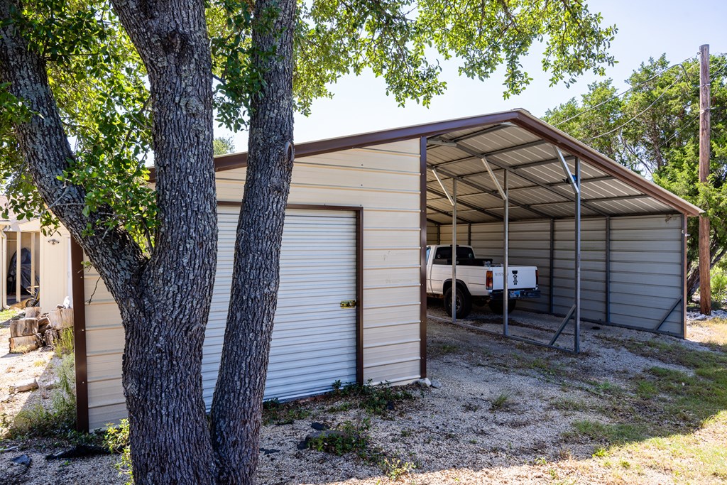 main property photo 31