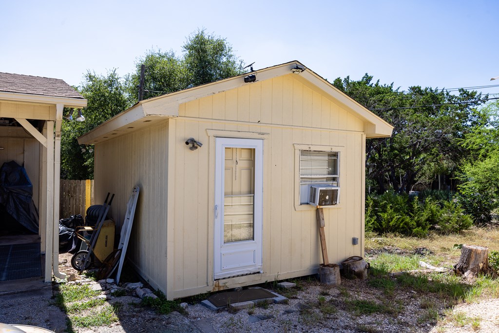main property photo 28