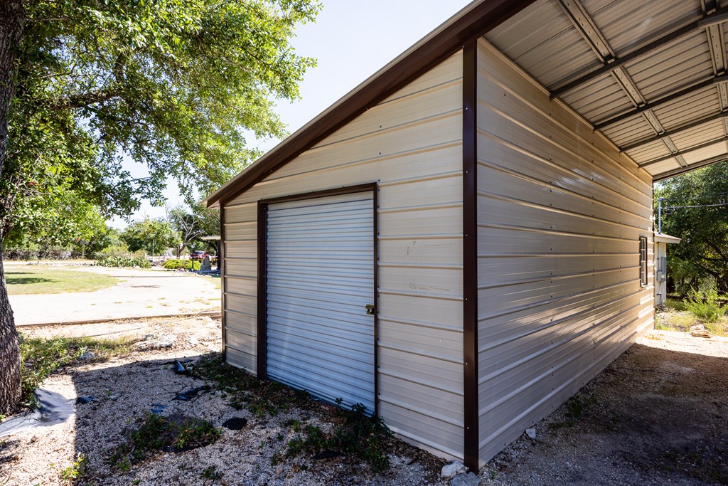 main property photo 30
