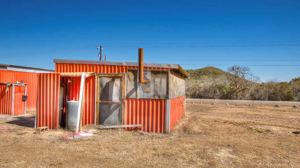 main property photo 10