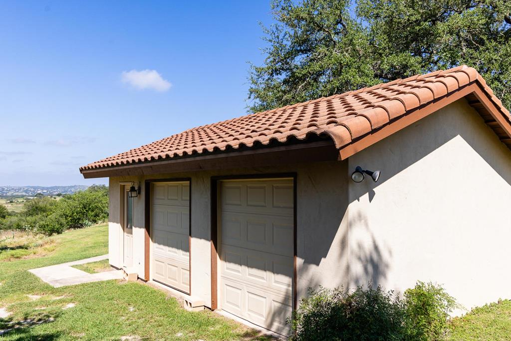 main property photo 50