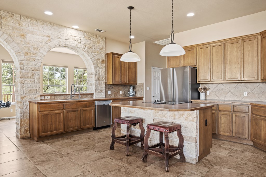 main property photo 8