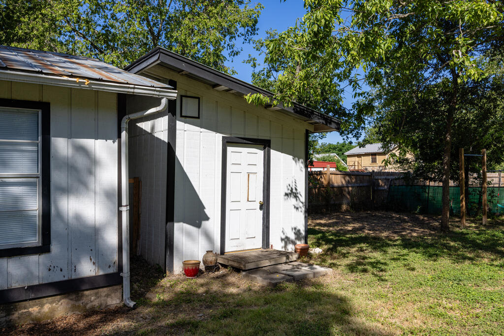 main property photo 23