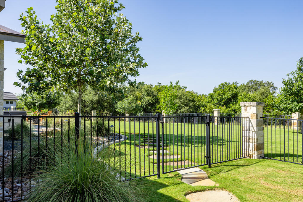 main property photo 38