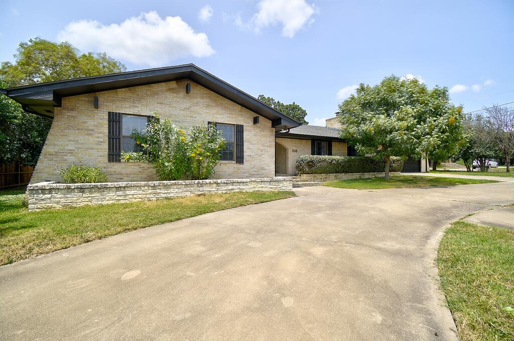 main property photo 51