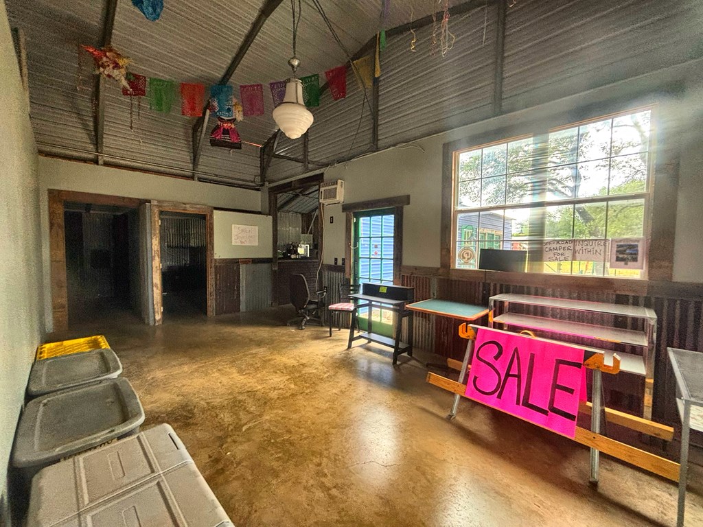 main property photo 8