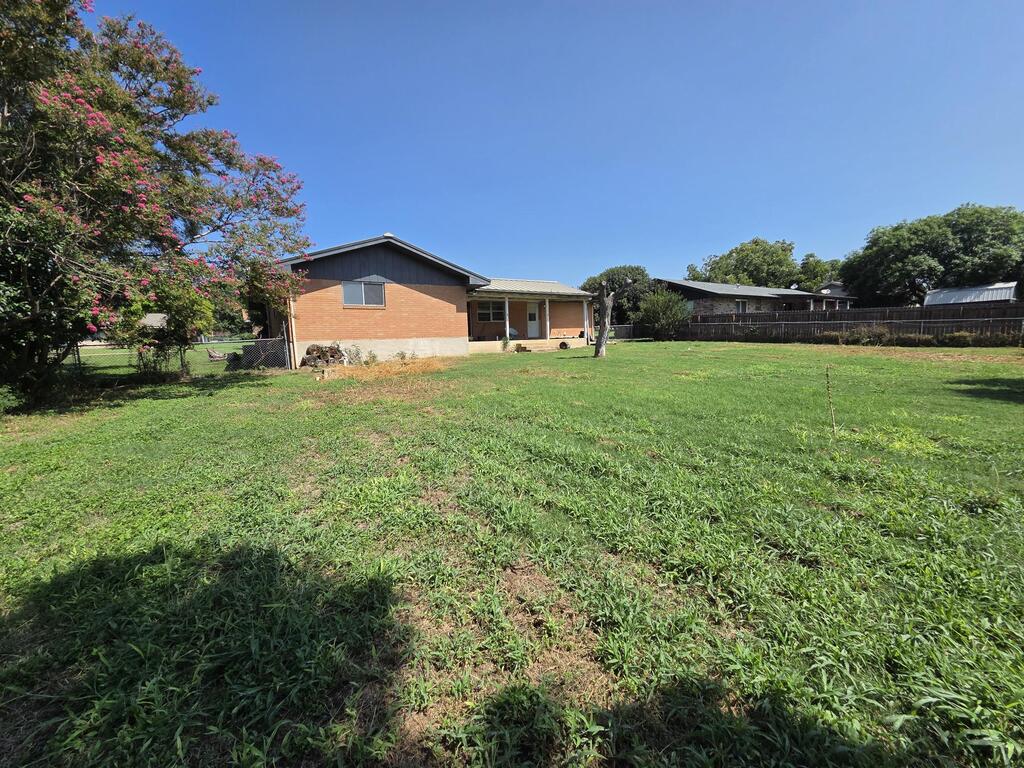 main property photo 16