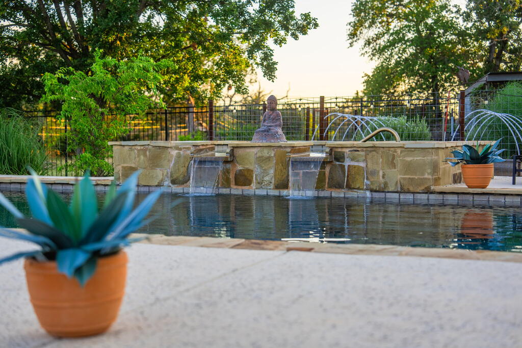 main property photo 50