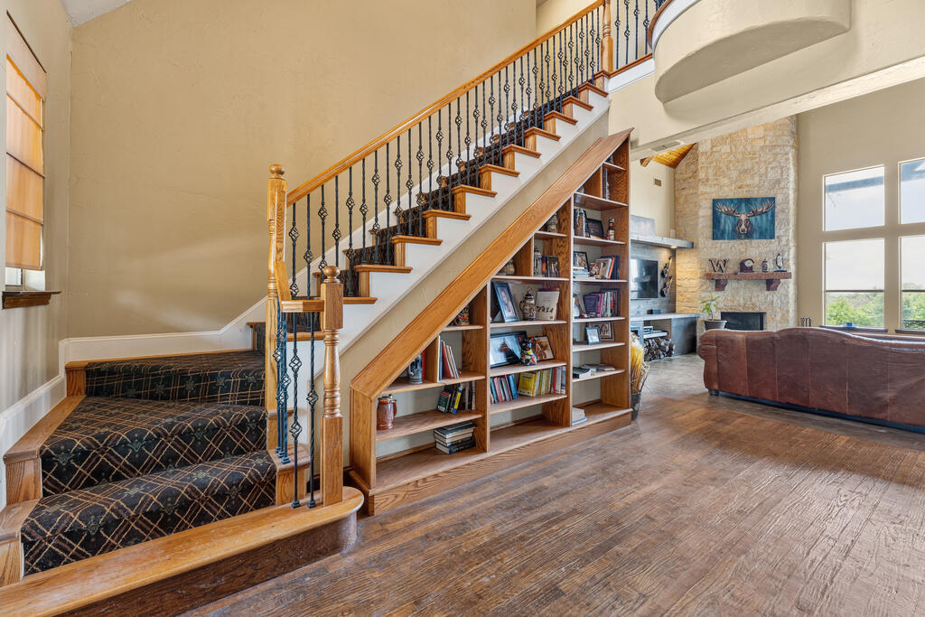 main property photo 9