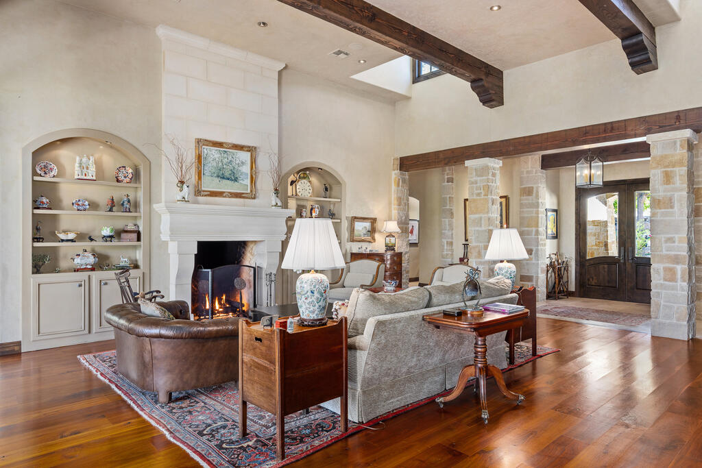 main property photo 11