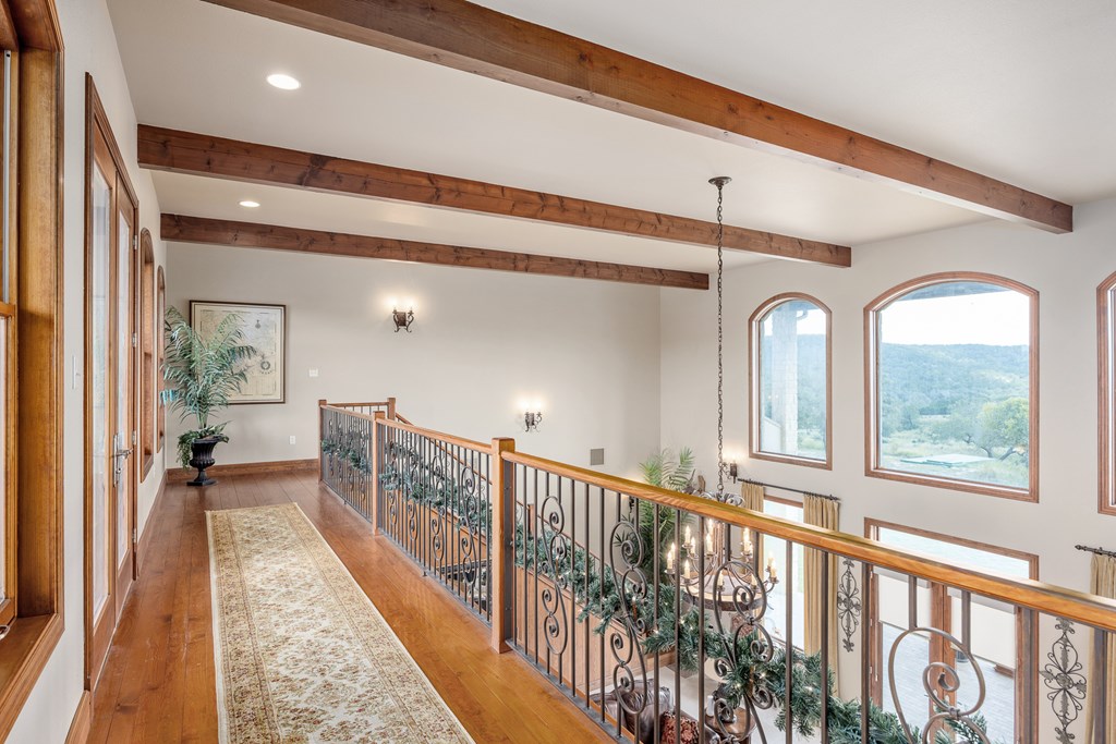 main property photo 28