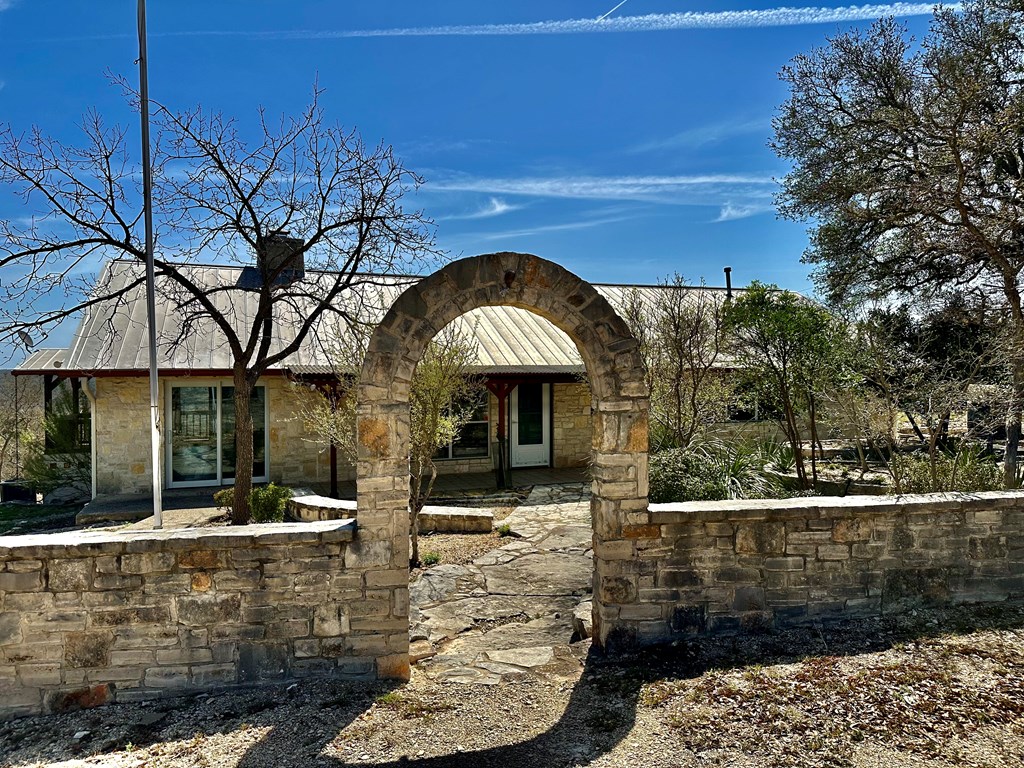 main property photo 27