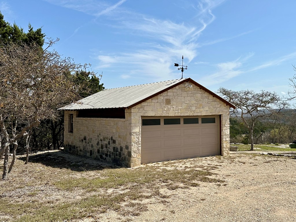 main property photo 29