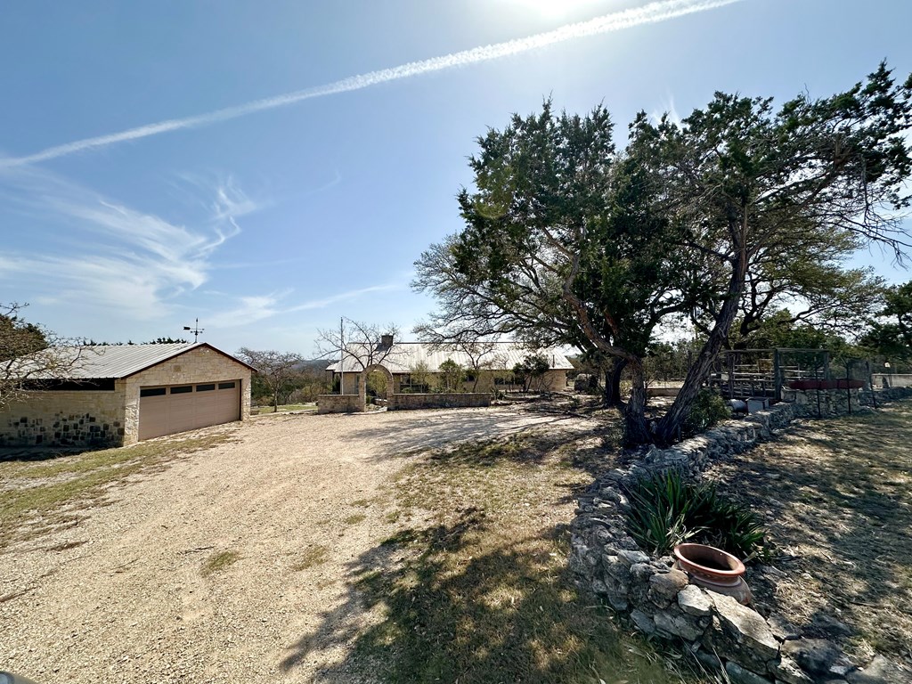 main property photo 31