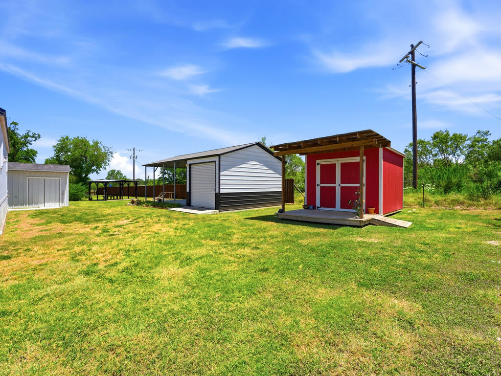 main property photo 17