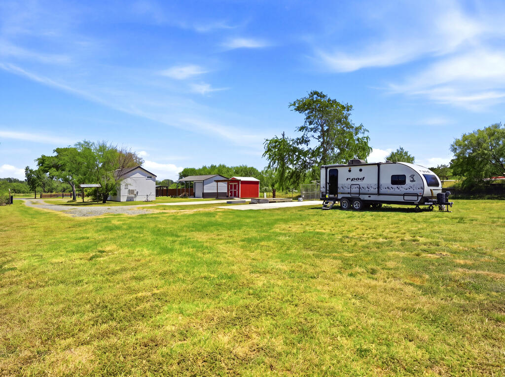 main property photo 18