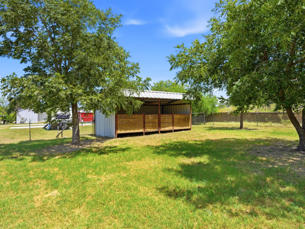 main property photo 20