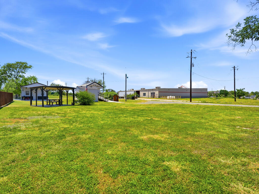 main property photo 21