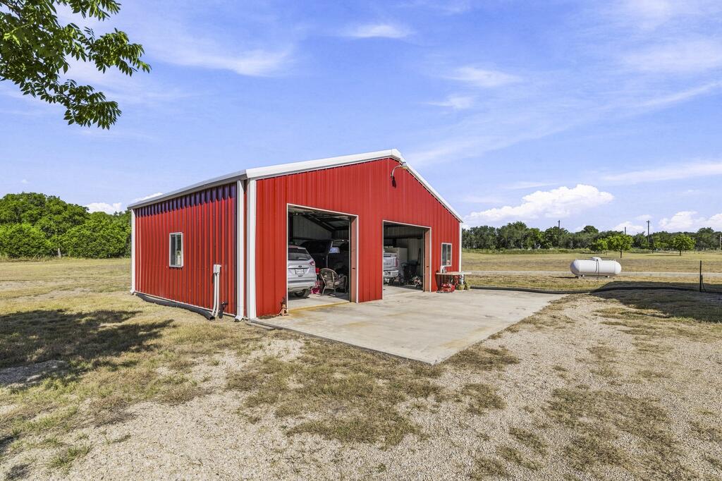 main property photo 29