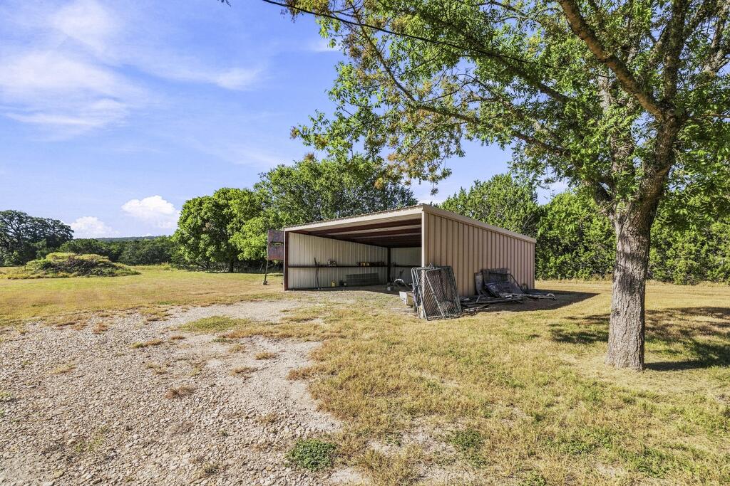 main property photo 30