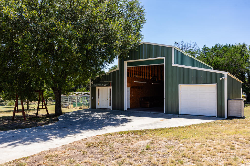 main property photo 35