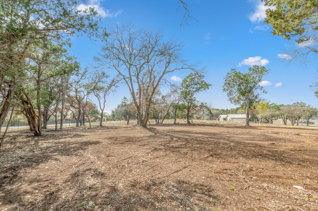 main property photo 11