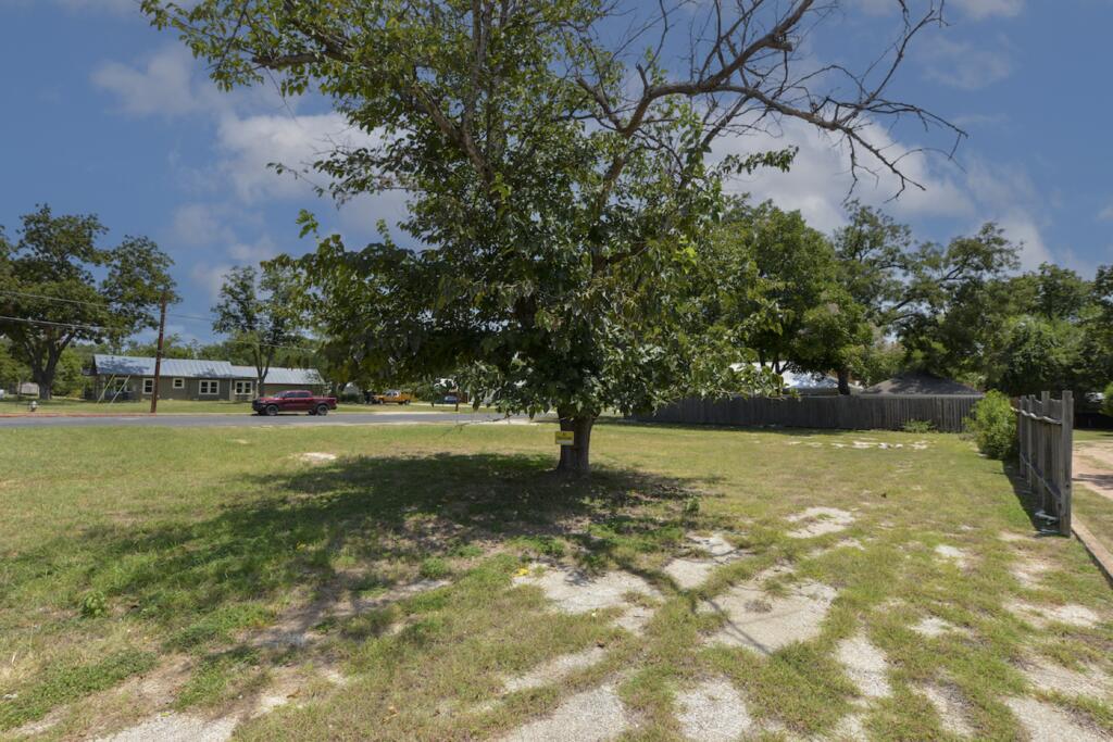 main property photo 11