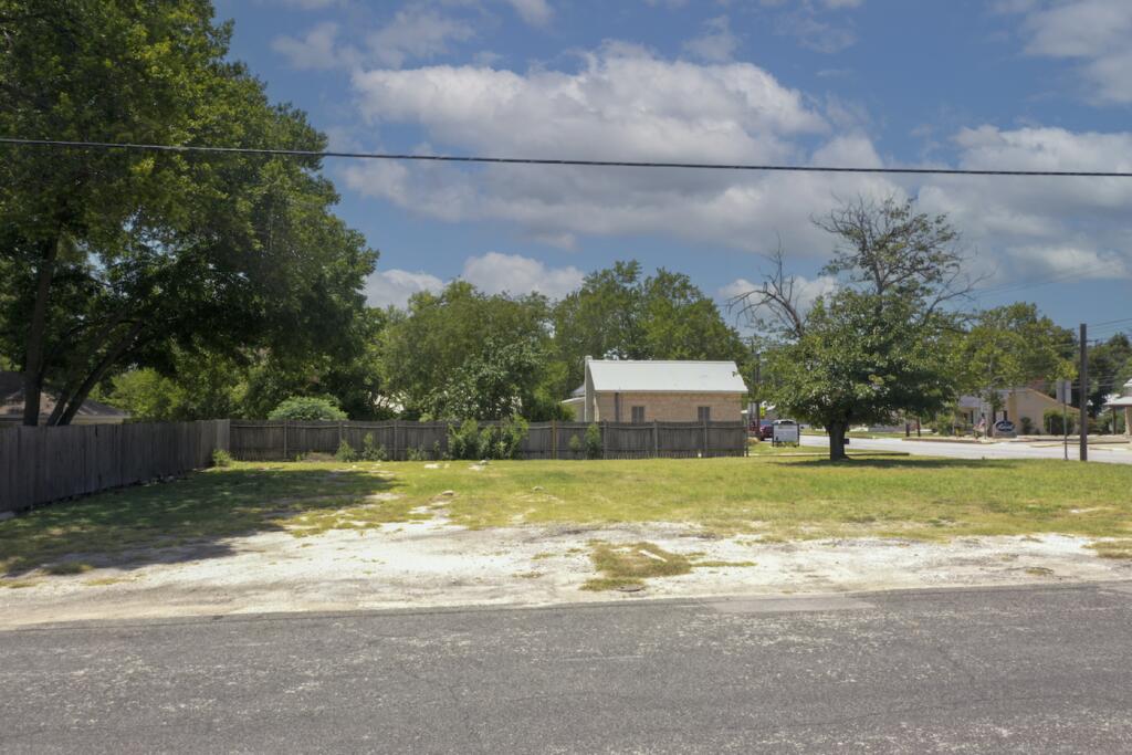 main property photo 5