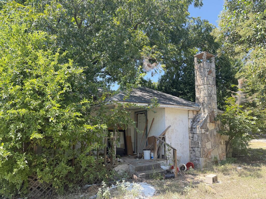 main property photo 17