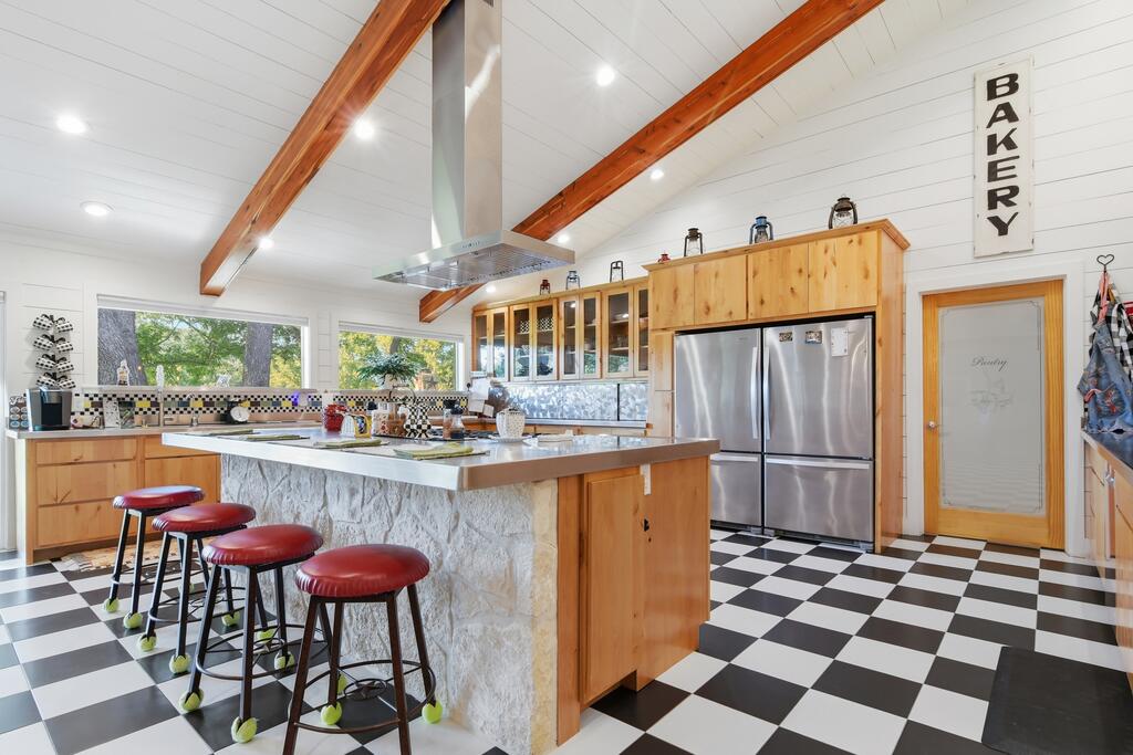 main property photo 19