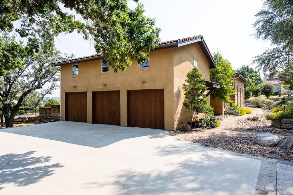 main property photo 44