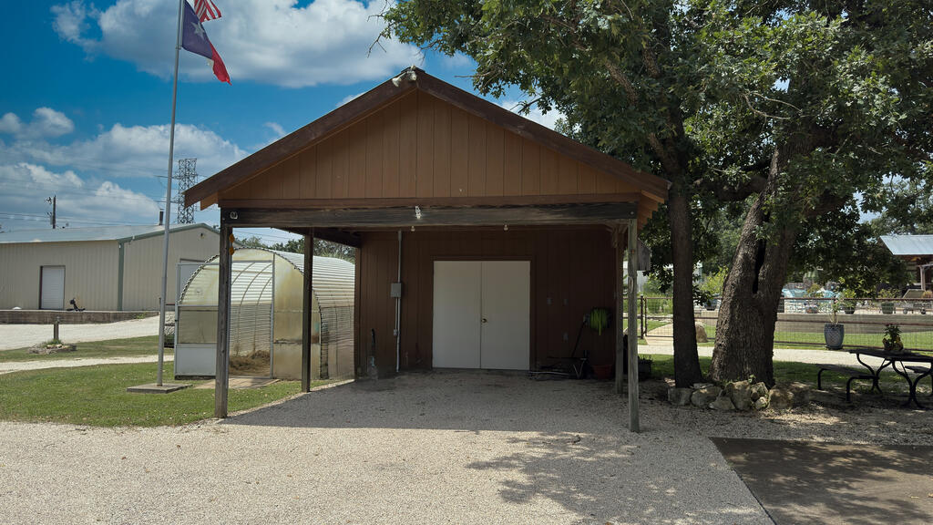 main property photo 58