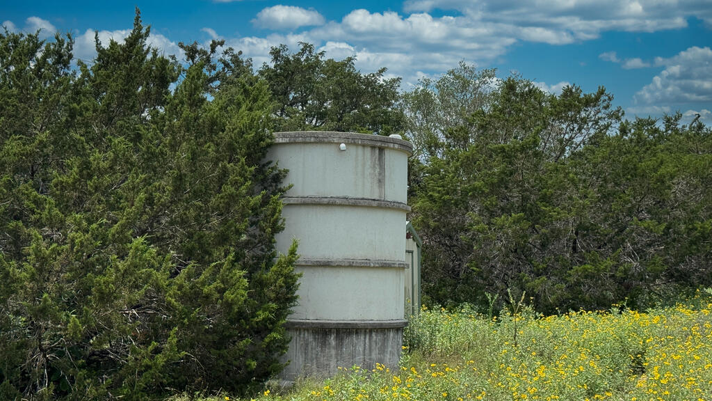main property photo 62