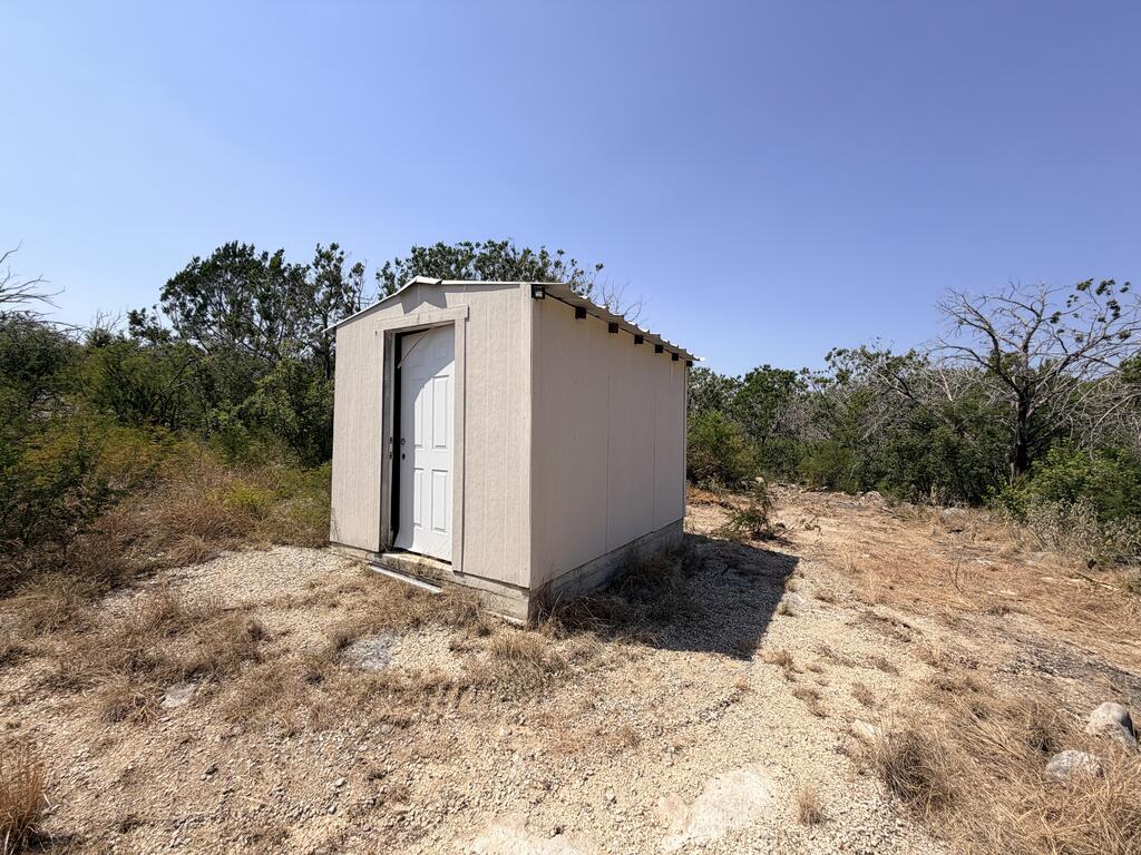 main property photo 9