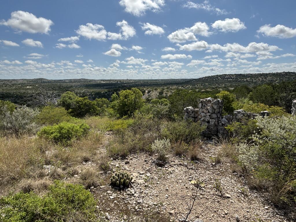 main property photo 10