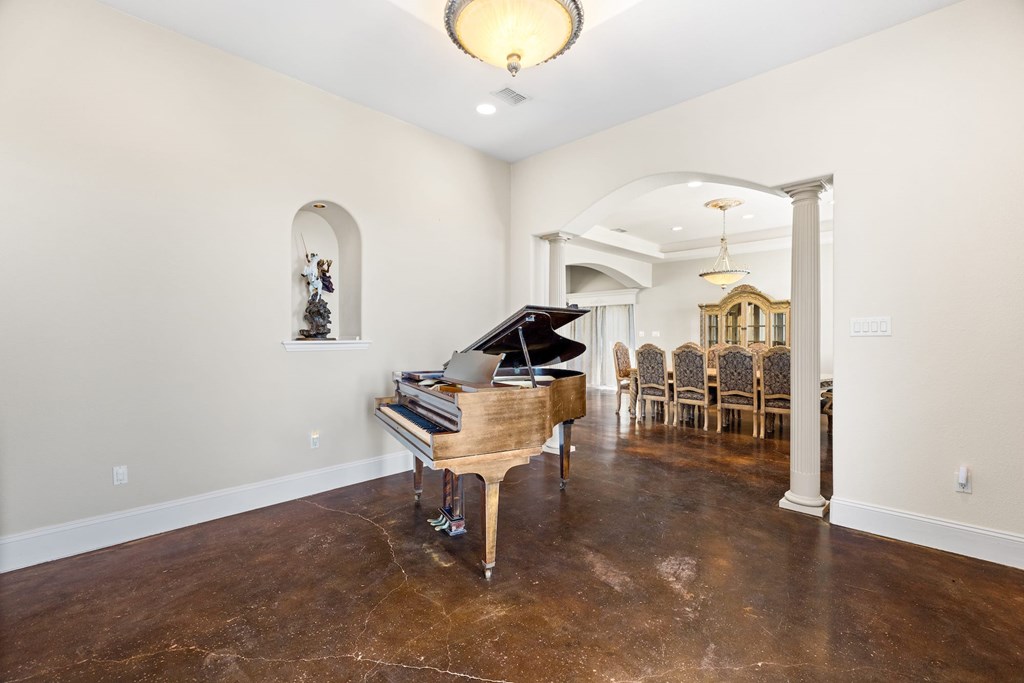 main property photo 37