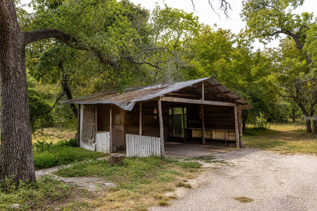 main property photo 16
