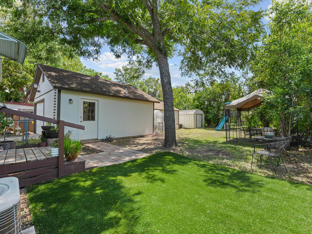 main property photo 21