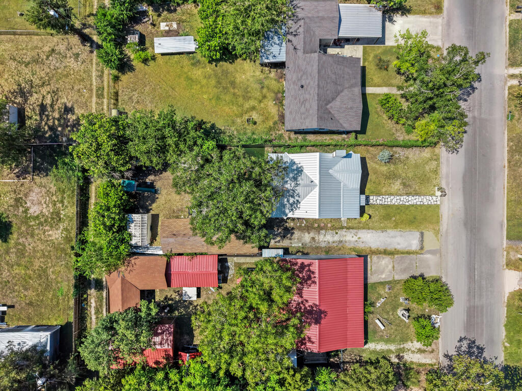 main property photo 30