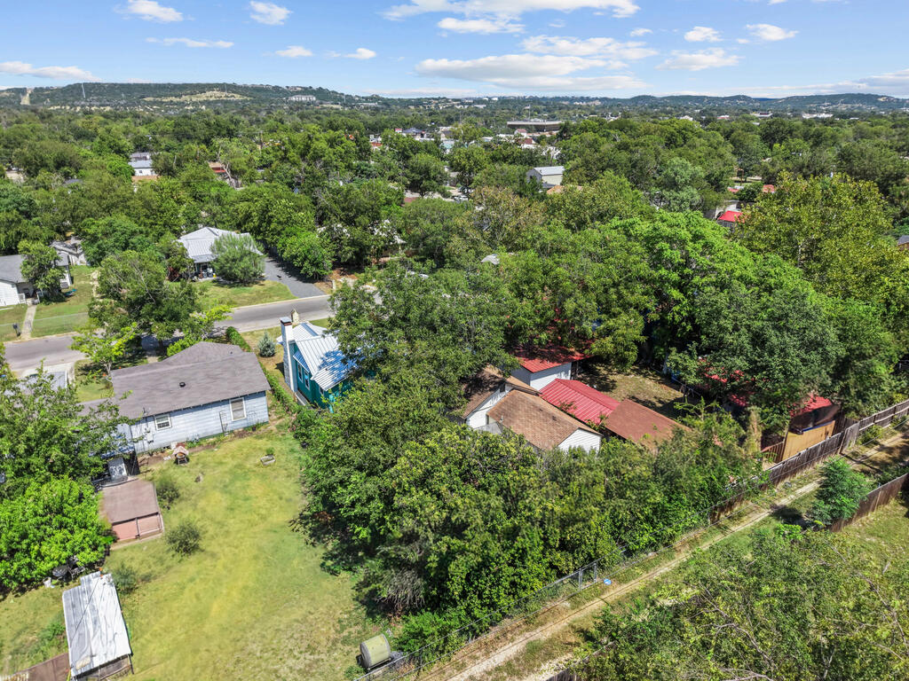 main property photo 33