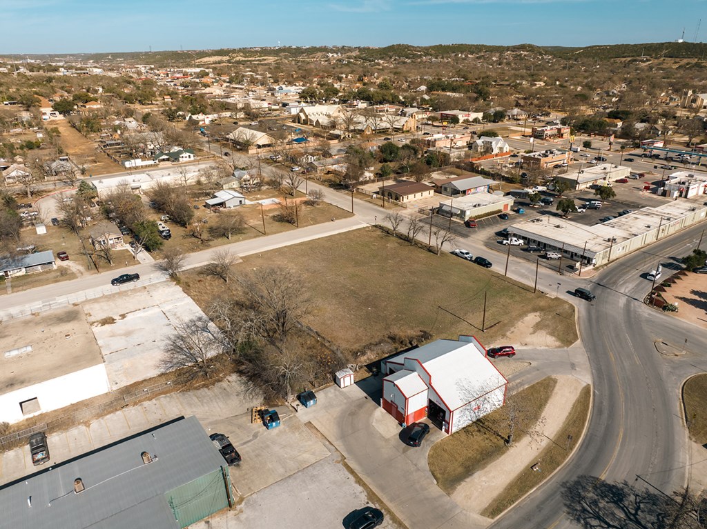 main property photo 9