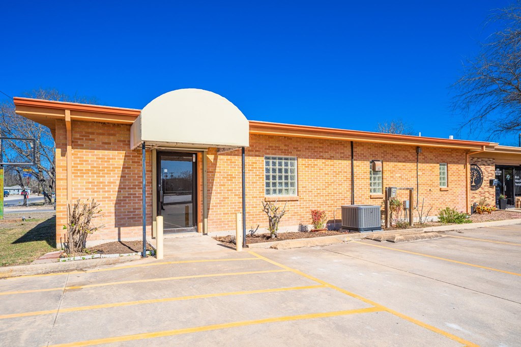 main property photo 8