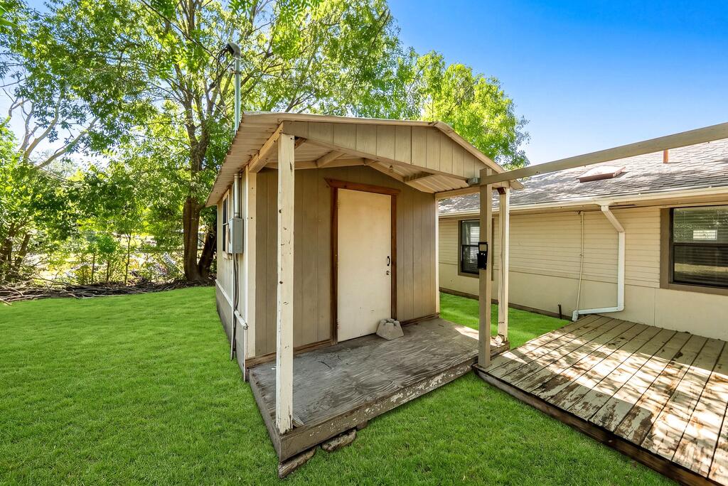 main property photo 37