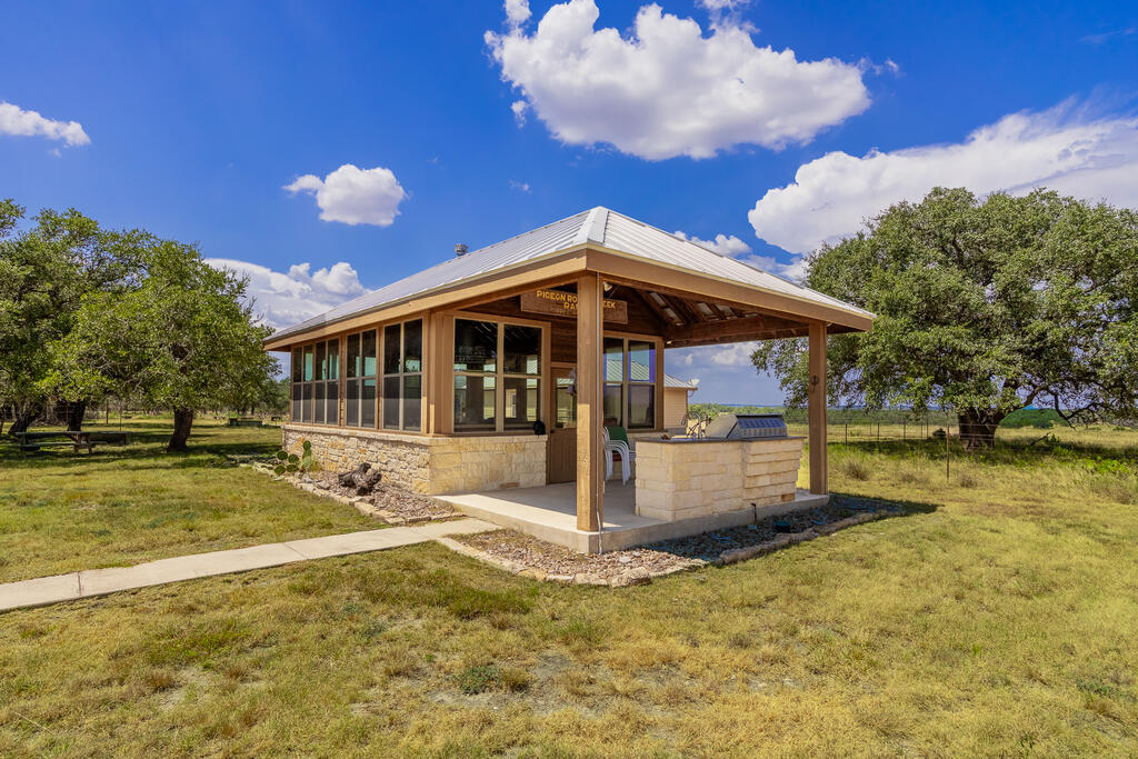 main property photo 28