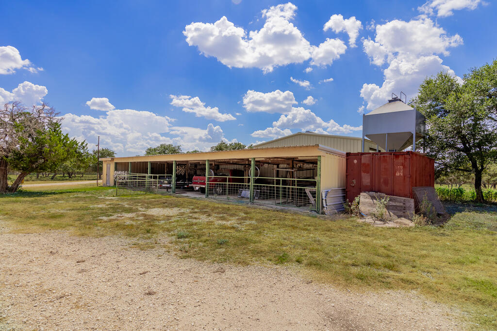 main property photo 30