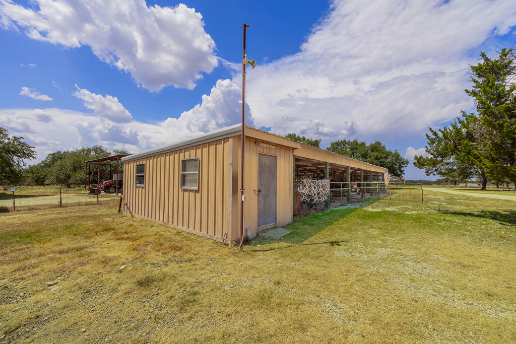 main property photo 31