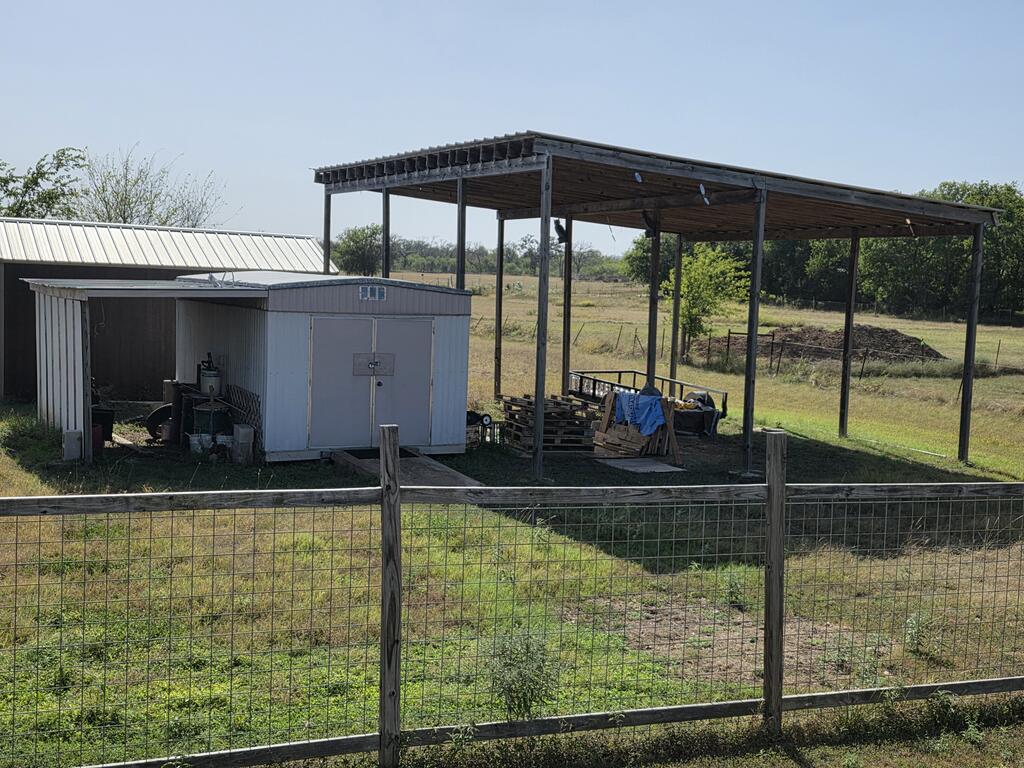 main property photo 30