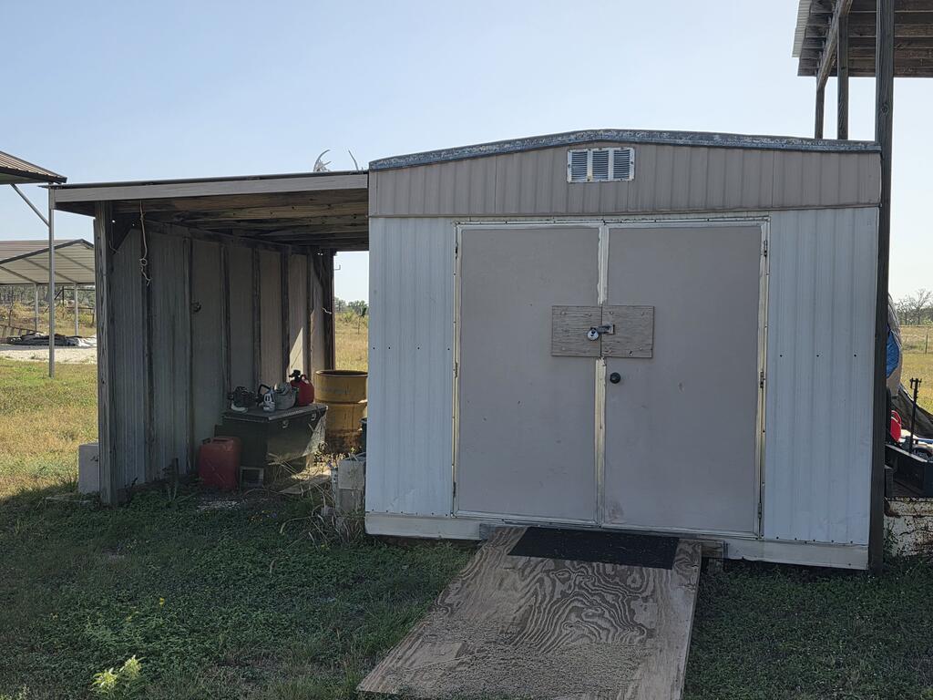 main property photo 38