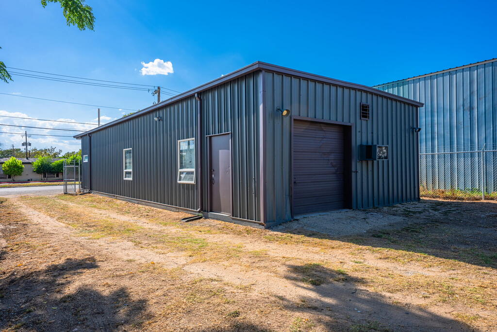 main property photo 12