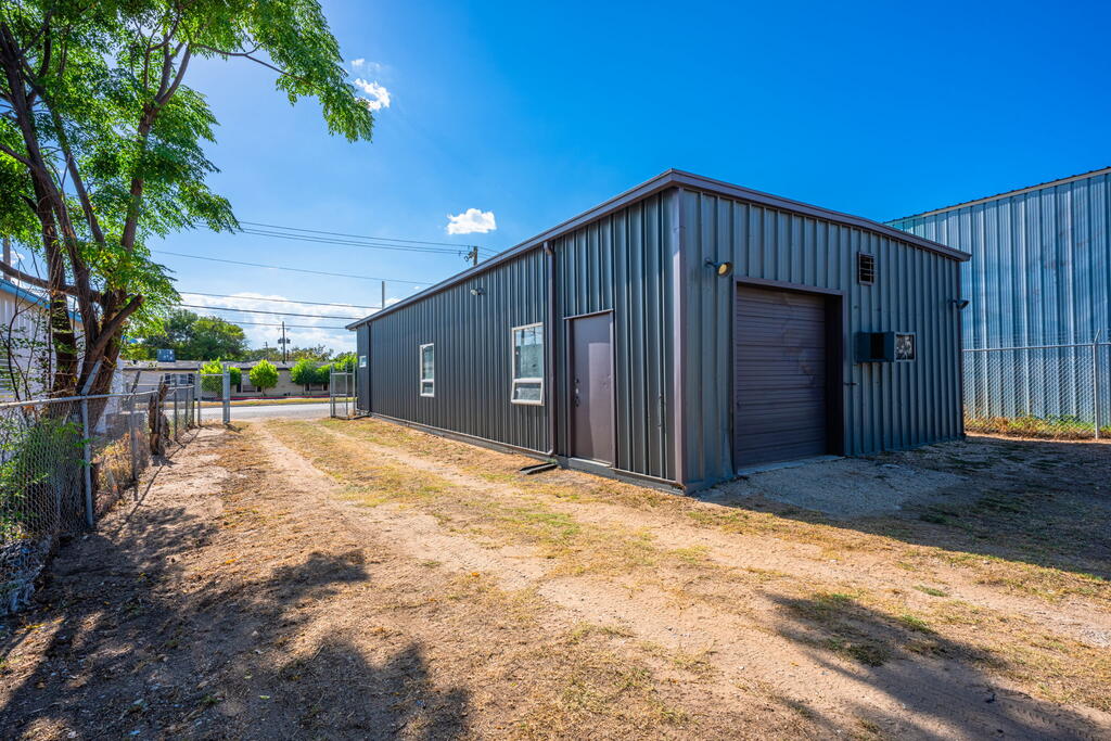 main property photo 13
